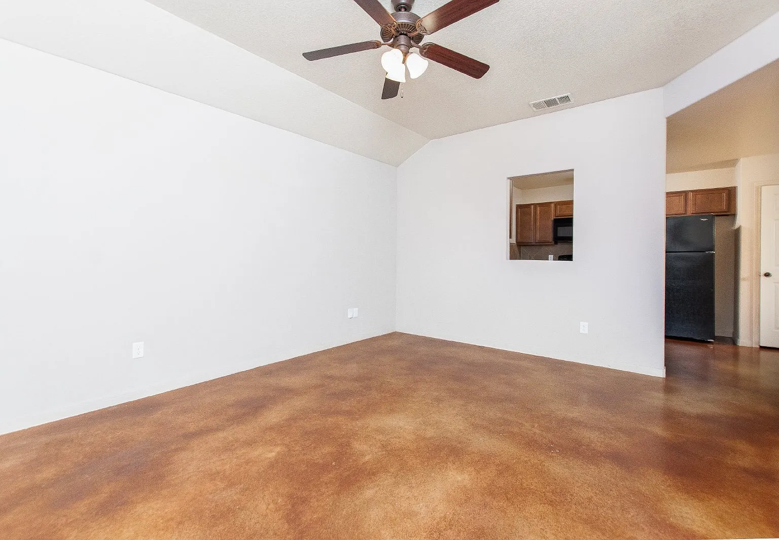 3 bed, 2.0 bath, 1316 sqft, $1,250 — Photo 4