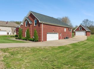 1035 Bending Chestnut Dr, Lebanon, TN 37087