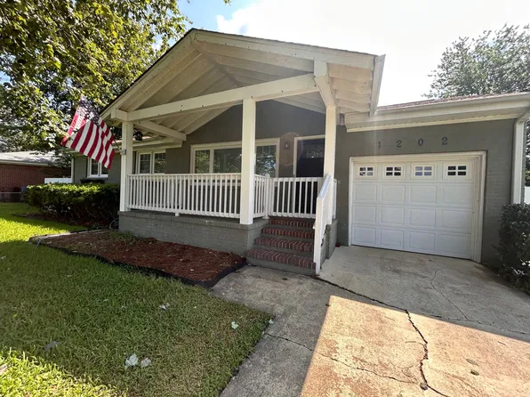 1202 Frosty Rd, Chesapeake, VA 23325