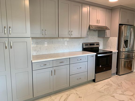 3rd image of 766 Christine Dr