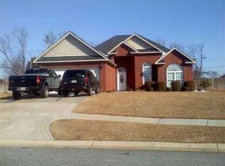 107 Manchester Ln, Byron, GA 31008