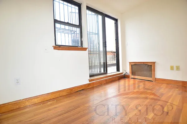 Rented by City Stop Realty | media 6
