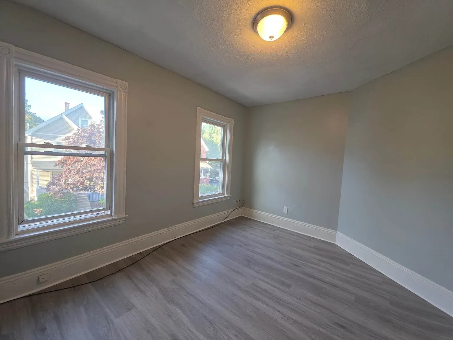 2 bed, 800 sqft, $2,200 — Photo 2