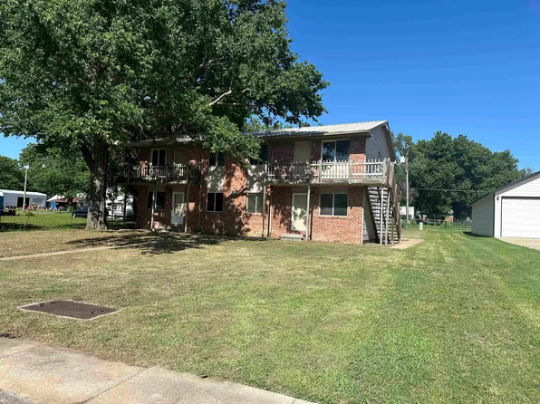612 S Forest St, Douglass, KS 67039