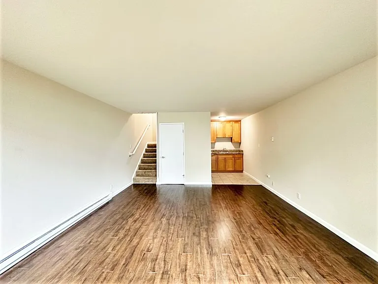 1587 Oxford St #14 — Photo 3