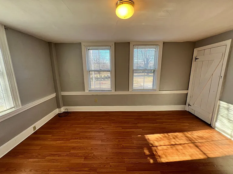 33 South Main Street — Photo 20