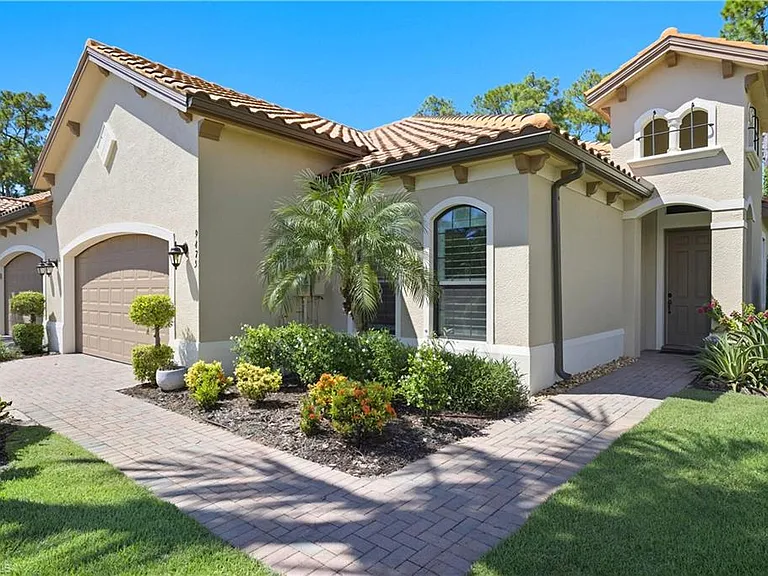 9475 Isla Bella Cir — Photo 2