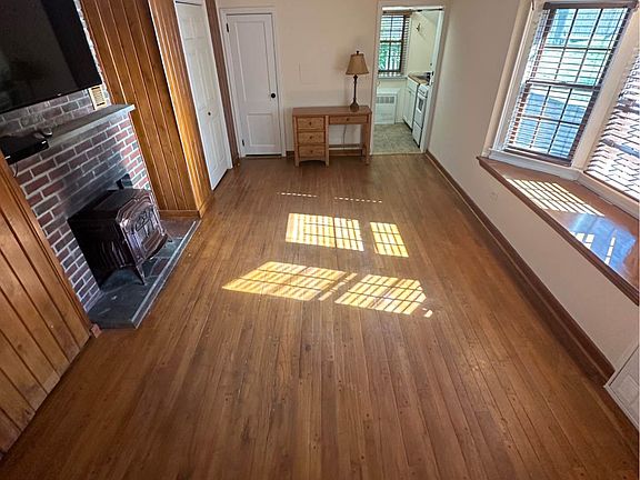 5th image of 101 Old Lake St #1