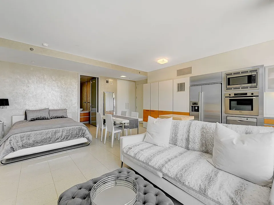 3726 Las Vegas Blvd S #2007