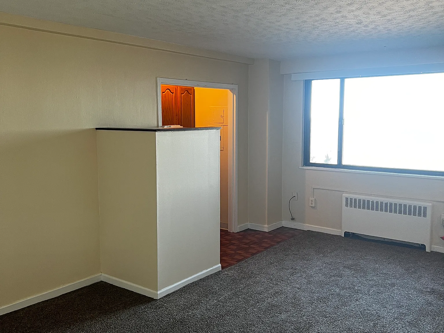 Studio, 375 sqft, $1,050 — Photo 4