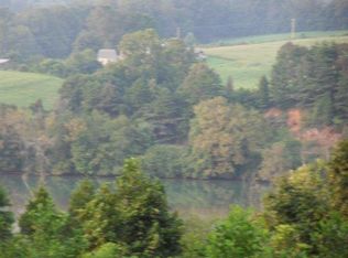 42 Riverside Dr, Oak Ridge, TN 37830