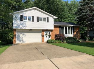 6371 Meldon Dr, Mentor, OH 44060