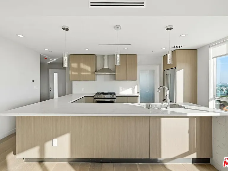 1006 Hancock Ave #PENTHOUSE — Photo 4