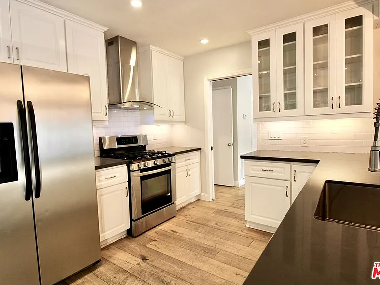 5415 Coldwater Canyon Ave — Photo 18