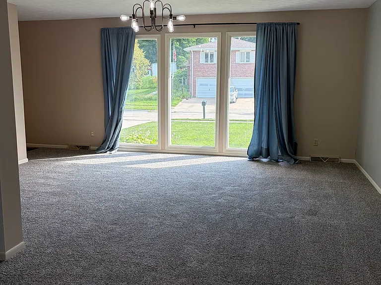11317 Queens Dr — Photo 10