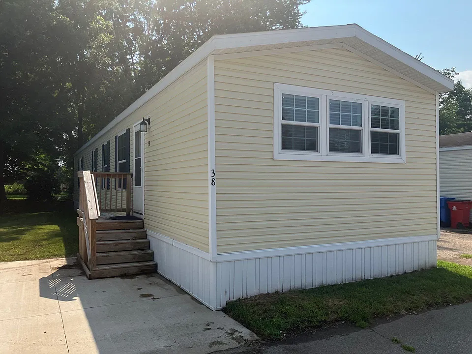 38 N Elm Street Site #38