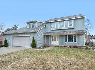 5490 Brattleboro Dr SE, Kentwood, MI 49508