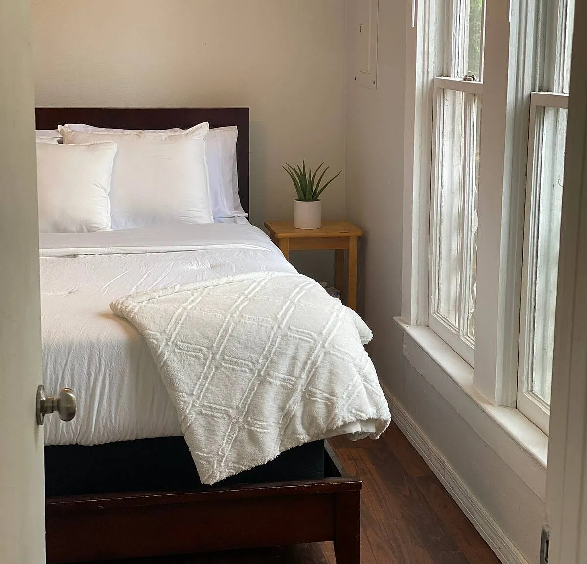 1 bed, 450 sqft, $1,075 — Photo 3