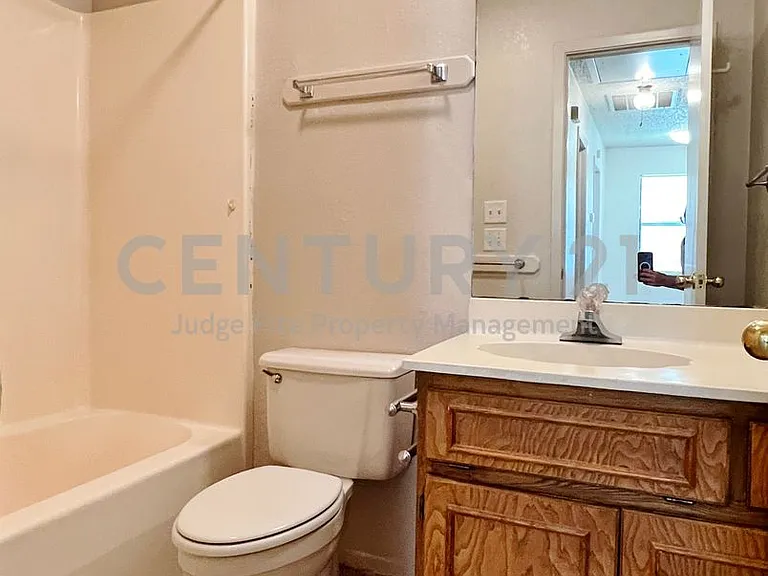 1110 S Rusk St #B — Photo 11