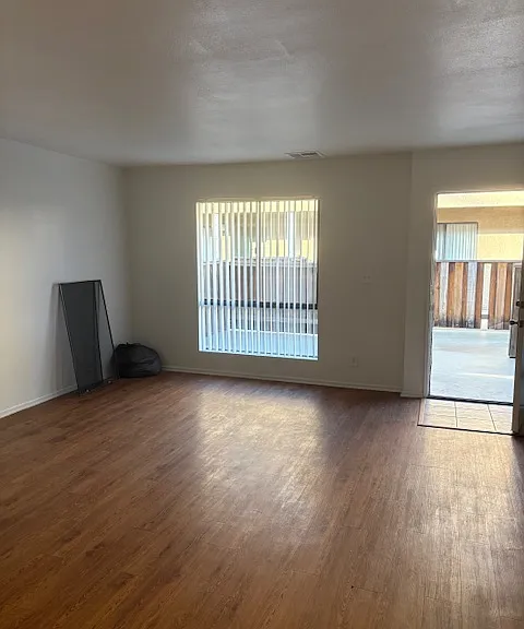 817 Walnut St #19 — Photo 3