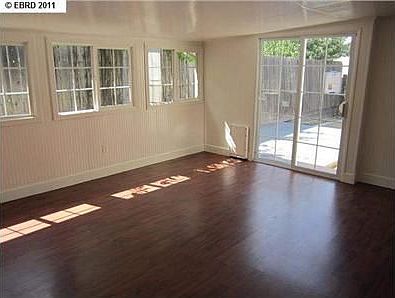 3rd image of 2756 Bautista St