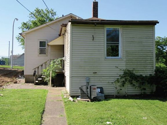 2nd image of 1039 Baden Ave