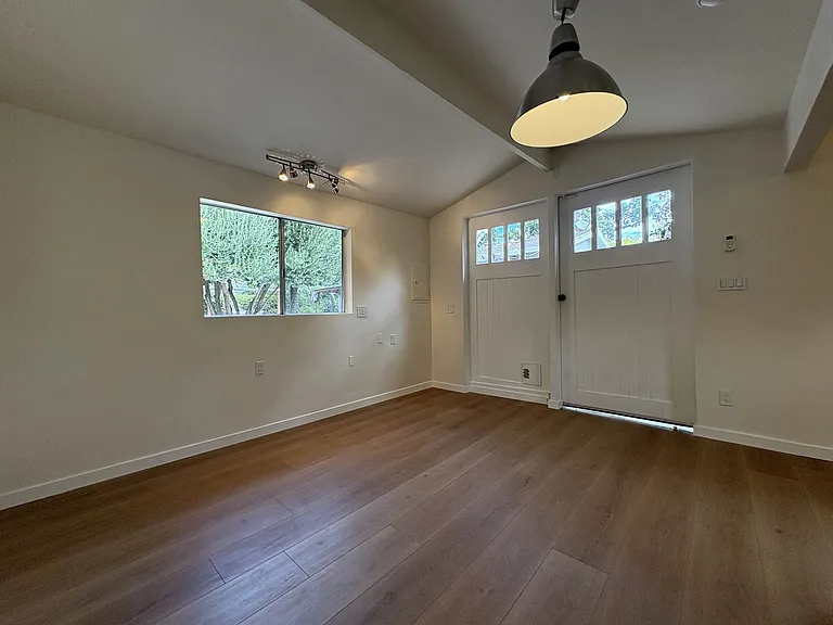 2350 Alameda De Las Pulgas — Photo 32
