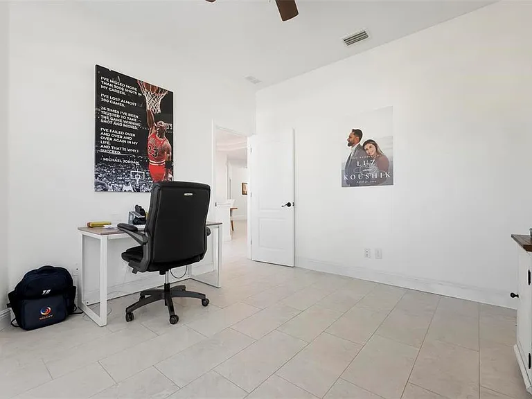 404 Golden Harbour Trl — Photo 37