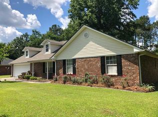 1114 Pointer Dr, Manning, SC 29102