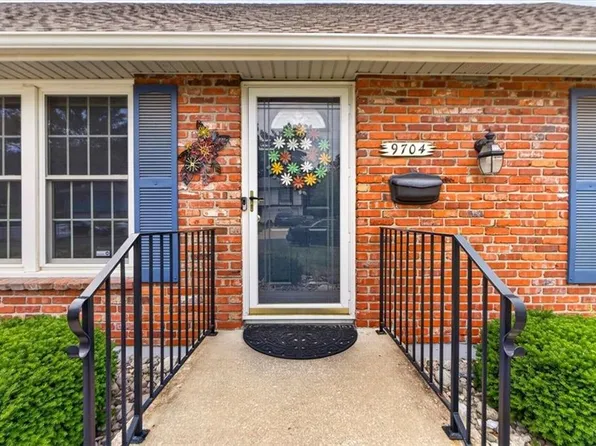 9704 Hardesty Ave, Kansas City, MO 64137