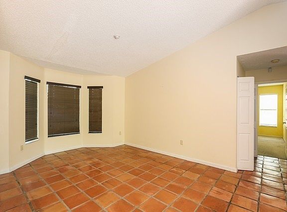 4th image of 10323 NW 56th St