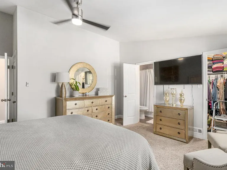 98 Courtland Woods Cir — Photo 12