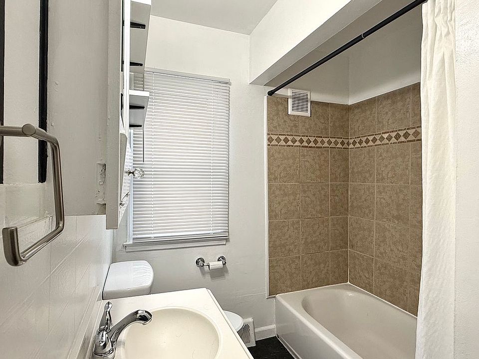 2330 Rowland Ave, photo 13
