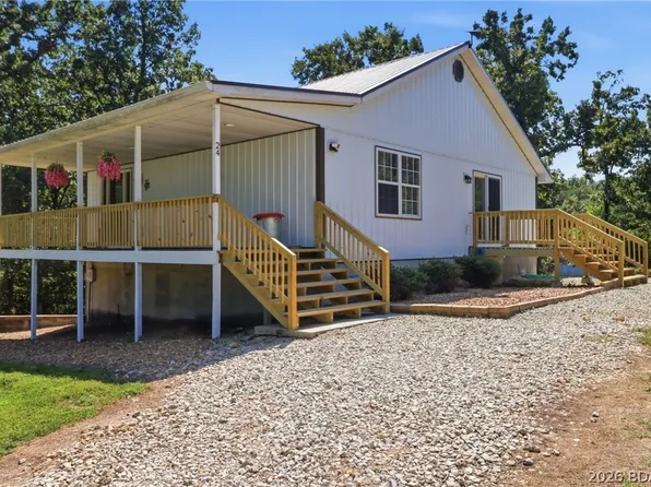 24 Hidden Oaks Rd, Eldon, MO 65026