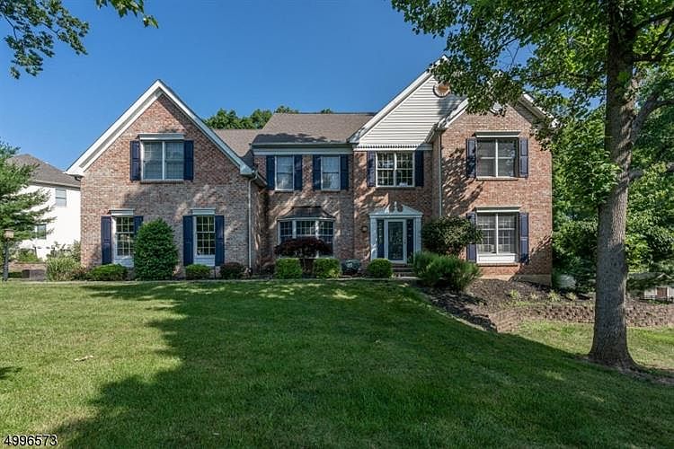 2nd image of 60 Wyckoff Dr