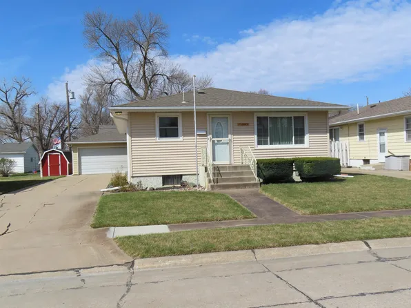 758 11th Ave, Columbus, NE 68601