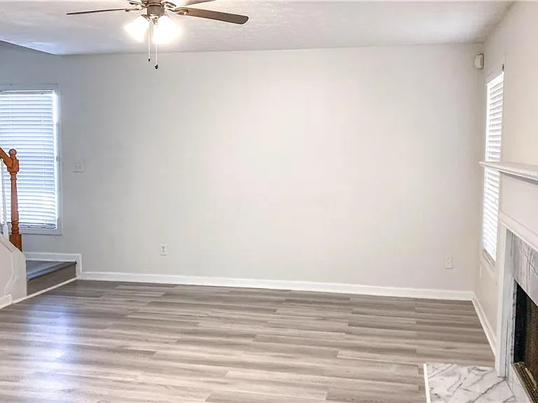 570 Sterling Pointe Ct — Photo 15