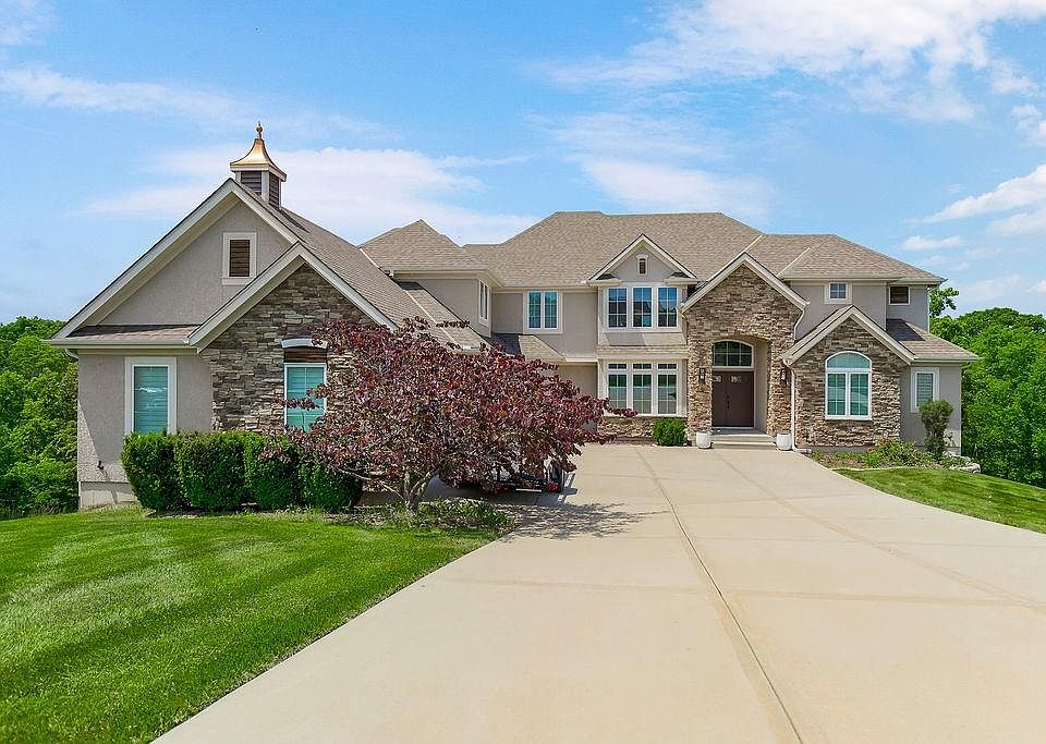 1st image of 4614 NE Park Springs Ct