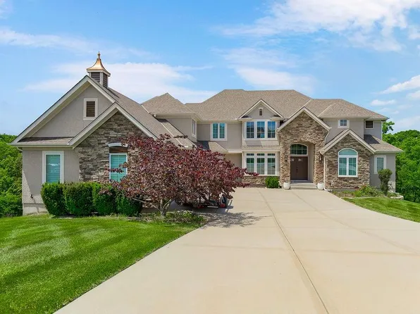 4614 NE Park Springs Ct, Lees Summit, MO 64064