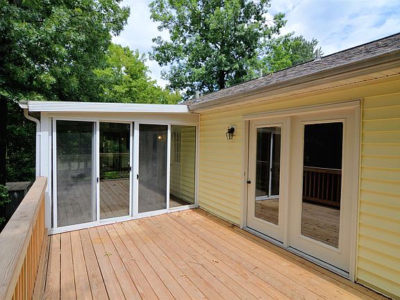 4th image of 4827 Wildwood Dr