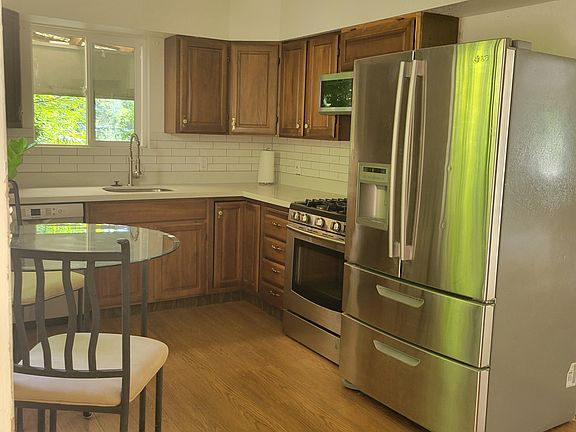 3rd image of 10836 108th Ave NE APT B