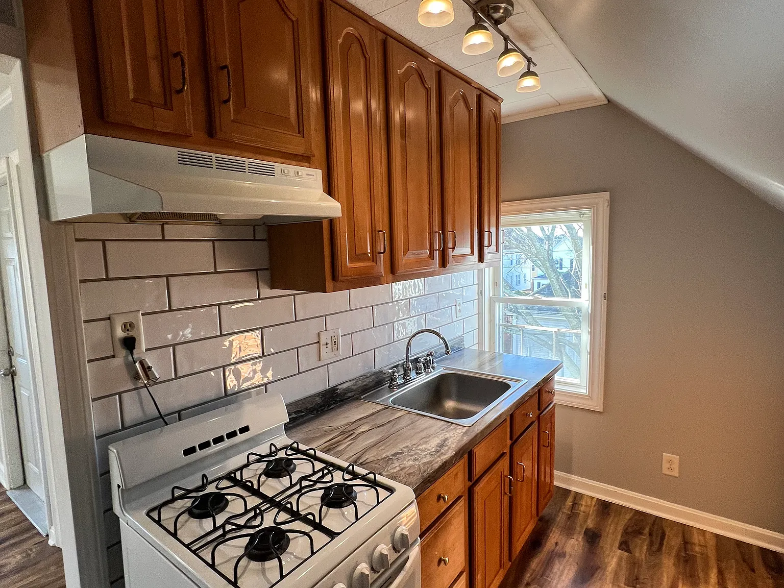 2 bed, 680 sqft, $1,400 — Photo 4