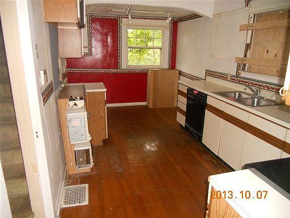 4th image of 900 Ferndale Ave
