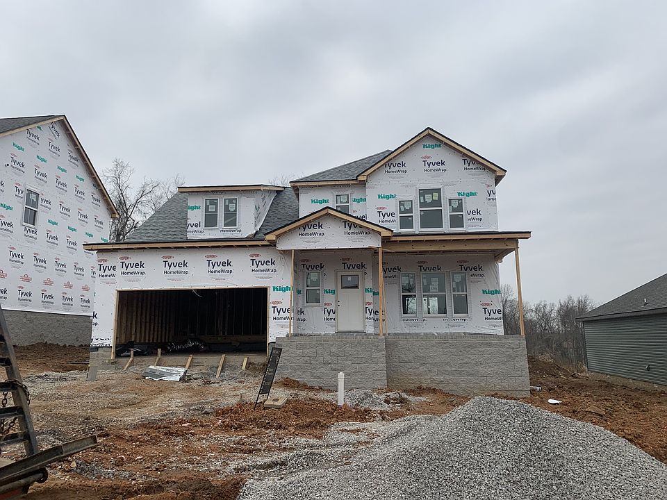1st image of 396 Autumn Dr