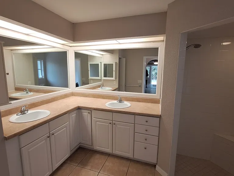 1291 Beacon Dr — Photo 9