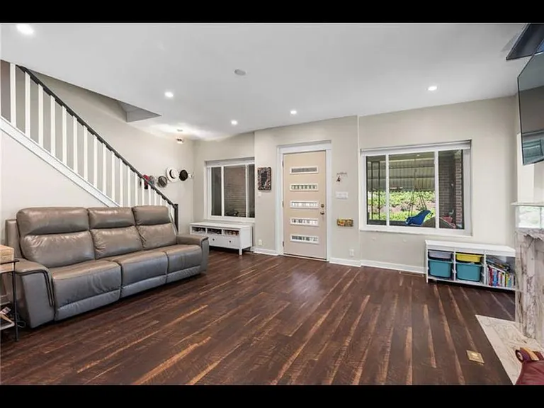 5708 Phillips Ave — Photo 9