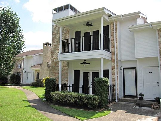 1st image of 1620 Wellington Pl APT 1401
