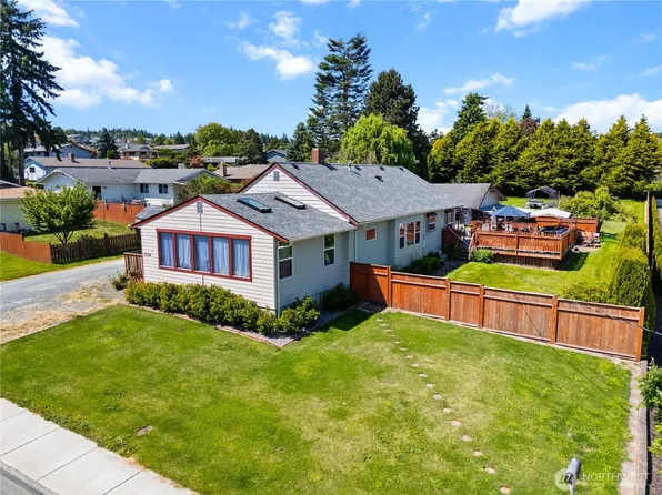 3704 Commercial Avenue, Anacortes, WA 98221