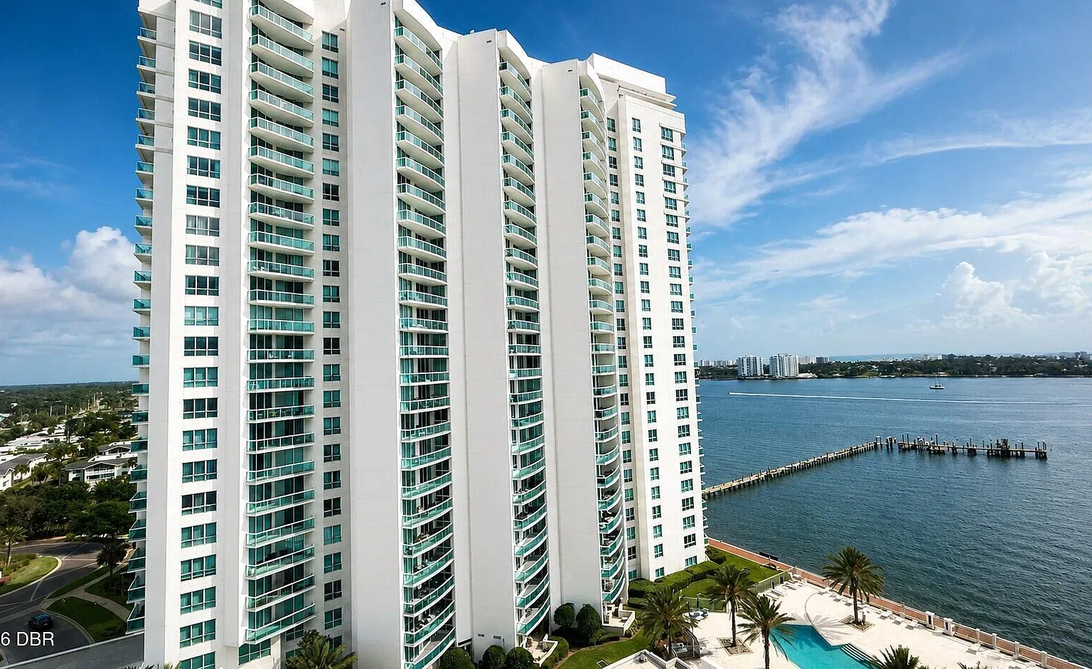 3 bed, 3.0 bath, 2079 sqft, $3,000 — Photo 1