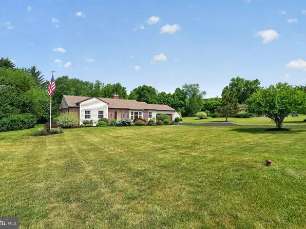 279 Carrie Ln, Harleysville, PA 19438